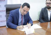 Pagará Gobierno de Veracruz adeudo de la UV con el SAT por 2 mil mdp Titular de Sefiplan, José Luis Lima.