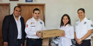 Entrega Tránsito del Estado equipo de cómputo y uniformes en Banderilla y Coatepec Transito