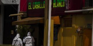 Detienen a presunto vinculado con masacre en el Caballo Blanco de Coatzacoalcos Peritos después de la masacre en el Caballo Blanco