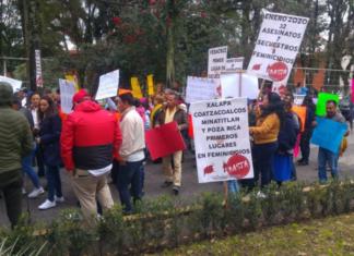 Marchan contra la inseguridad; agravia la banalidad del gobernador, acusan perredistas Marcha contra la inseguridad, encabezada por perredistas en Xalapa.