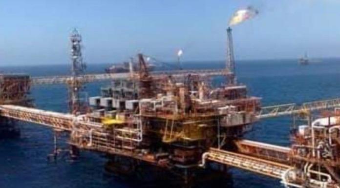 Reportan explosión en plataforma Akal C6 en Carmen PLataforma petrolera Akal-6