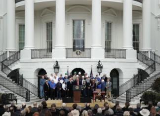Donald Trump firma el T-MEC; agradece a AMLO y Trudeau por su cooperación tratado