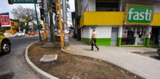 Continúan obras para mejorar el tránsito peatonal