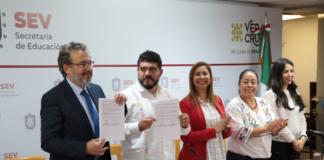 Firma Secretaría de Educación convenio para entregar 25 mil anteojos