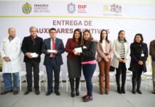 Reciben más de 100 personas de escasos recursos aparatos auditivos