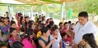 Lleva la Secretaría de Salud jornada de vacunación a comunidades indígenas
