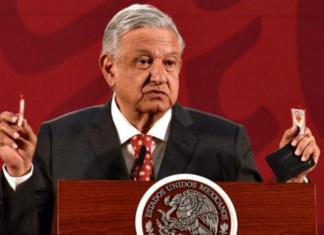 Ante el COVID-19, AMLO saca imágenes religiosas; invoca el “detente…” El presidente Andrés Manuel López muestra imágenes religiosas