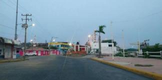 Crucial detener la movilidad en Minatitlán para contener COVID-19: alcalde Vacías las calles en el centro de MInatitlán
