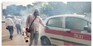 Sanitiza Ayuntamiento unidades de transporte en Minatitlán