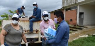 Reparten gel antibacterial, cubrebocas y caretas en todas las localidades de Cosoleacaque