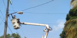 Continúan trabajos de alumbrado público en Cosoleacaque