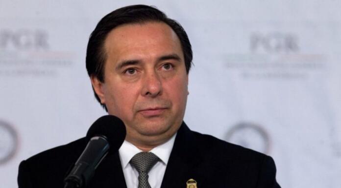 Emite Interpol ficha roja para detener a encargado de investigar Caso Ayotzinapa Emite Interpol ficha roja para detener a Tomás Cerón