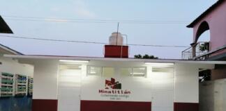 Ayuntamiento construye funcionales sanitarios en la «Primero de Junio»