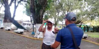 Ayuntamiento de Minatitlán provee de cubrebocas a ciudadanos