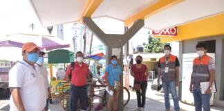 Inspectores locales y estatales revisan operaciones de centros comerciales en Cosoleacaque Inspectores locales y estatales revisan operaciones de centros comerciales en Cosoleacaque