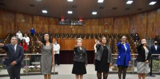 Con los magistrados, diputados yunistas se cuadran ante Cuitláhuac y Cazarín: @pablojair Nuevos magistrados veracruzanos. (Foto: Julio Argumedo)