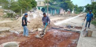 Rehabilita Gobierno de Minatitlán drenaje en la Benito Juárez del Playón Sur Rehabilitan drenaje en calle Benito Juárez de Minatitlán