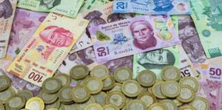 Peso gana ante debilitamiento del dólar; tipo de cambio, en 22.06 unidades