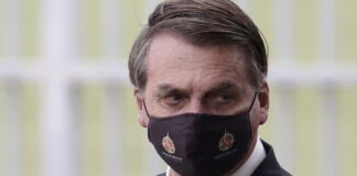 Bolsonaro amenaza a periodista por preguntas sobre su familia