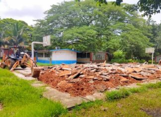 Construye Ayuntamiento de Minatitlán domos para beneficio del sector educativo