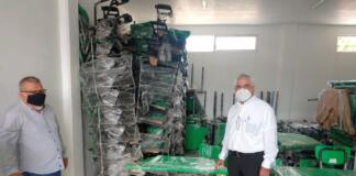 Entrega Alcalde Nicolas Reyes mobiliario a escuelas de Minatitlán