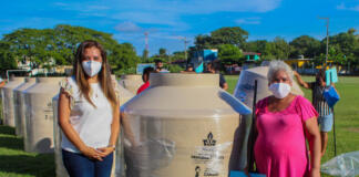 Inicia Ileana Ramírez programa de entrega de tinacos