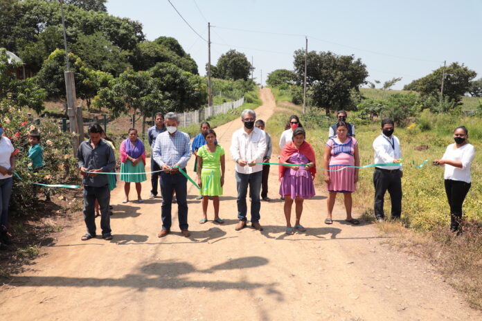 OBRAS DE ELECTRIFICACIÓN EN HUEYAPAN (1)