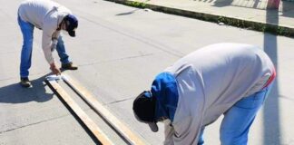 Ayuntamiento de Minatitlán continua trabajos de balizamiento en Avenida Institutos Tecnológicos