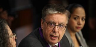 En carta de renuncia, Jaime Cárdenas acusa corrupción y falta de recursos en Indep