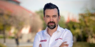 General Cienfuegos dio contrato millonario a morenista promotor de AMLO