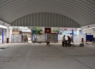 Ayuntamiento de Minatitlán avanza en construcción de domo en Primaria Adolfo Ruiz Cortines
