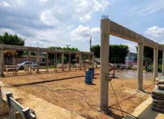 Mejora Ayuntamiento de Minatitlán espacios públicos en zona rural