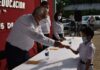 Inicia Alcalde de Minatitlán entrega de estímulos económicos a alumnos destacados