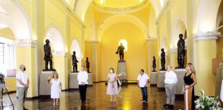 Reconoce Embajador Christopher Landau al talento veracruzano en exposición de Hugo Garrido