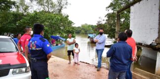 Cirilo Vázquez recorre la zona rural para brindar ayuda por amenaza de inundación