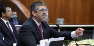 En Veracruz, mantuvimos la inversión y reactivamos la economía local: SEDECOP Comparece el titular de la secretaría de Desarrollo Económico y Portuario (SEDECOP), Enrique Nachón García.