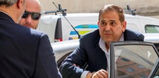 Alonso Ancira se entregó voluntariamente en España para reingresar a prisión, tras un año de libertad bajo fianza