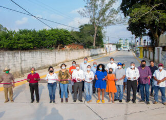 En Mapachapa, inaugura Alcalde de Minatitlán calle Independencia