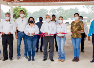 Construye Ayuntamiento de Minatitlán Techumbre en Primaria de Francisco I. Madero Misterales