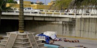 EL PAÍS y otros grandes medios dan voz al trabajo de Regina Martínez mediante Forbiddenstories Tiran 35 cadáveres en zona comercial de Boca del Río en septiembre de 2011 (Archivo Veracruzenred)