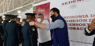 Asiste alcalde de Cosoleacaque a la Conmemoración del 11 Aniversario de la Revolución Mexicana Asiste alcalde de Cosoleacaque a la Conmemoración del 11 Aniversario de la Revolución Mexicana