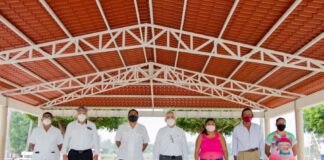 Entrega Alcalde de Minatitlán techumbre en Emilio Carranza Entrega Alcalde de Minatitlán techumbre en Emilio Carranza