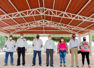 Entrega Alcalde de Minatitlán techumbre en Emilio Carranza Entrega Alcalde de Minatitlán techumbre en Emilio Carranza