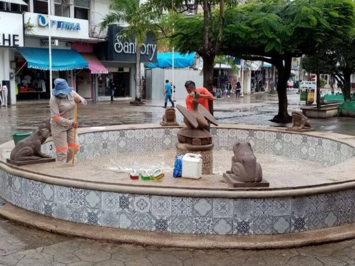 Ayuntamiento de Minatitlán activa mantenimiento en áreas de esparcimiento