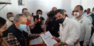 David Velasco se registra por la alcaldía de Xalapa