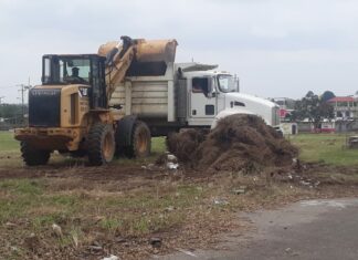 Ayuntamiento de Minatitlán da mantenimiento a espacios deportivos