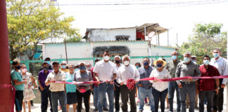 Inaugura Alcalde de Minatitlán domo comunitario en Capoacán
