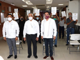 Entrega Patrimonio del Estado Escrituras a familias de Minatitlán