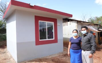 Gobierno de Veracruz abate hacinamiento en que vivían 404 familias de la región Olmeca