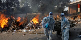 La India supera los 200.000 fallecidos por la pandemia y marca nuevo máximo diario